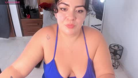 Snapshot of ton_amourrx chatting on 1, 6, 2026 lady blue online show from 1, 6, 2026