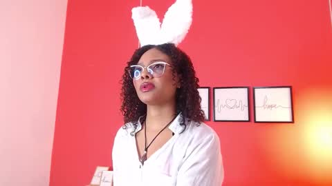 Snapshot of toninahazze chatting on 22, 12, 2025 Tonina online show from 22, 12, 2025