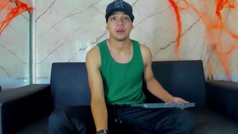 Snapshot of tonnygil chatting on 27, 10, 2025 Tonny online show from 27, 10, 2025
