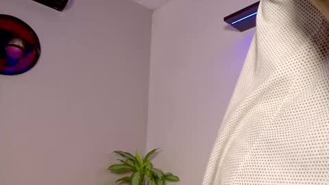 tony muscle1 online show from 15, 4, 2026