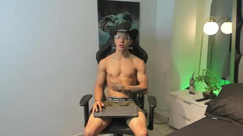 Snapshot of tony_petrov chatting on 25, 9, 2025 tony_petrov online show from 25, 9, 2025