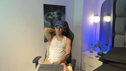 Snapshot of tony_petrov chatting on 3, 10, 2025 tony_petrov online show from 3, 10, 2025