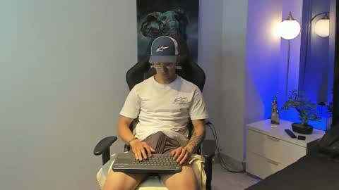 Snapshot of tony_petrov chatting on 5, 10, 2025 tony_petrov online show from 5, 10, 2025