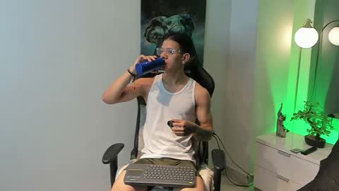 Snapshot of tony_petrov chatting on 18, 10, 2025 tony_petrov online show from 18, 10, 2025