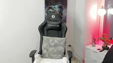 Snapshot of tony_petrov chatting on 22, 10, 2025 tony_petrov online show from 22, 10, 2025