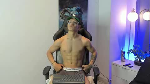 Snapshot of tony_petrov chatting on 24, 10, 2025 tony_petrov online show from 24, 10, 2025