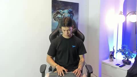 Snapshot of tony_petrov chatting on 2, 11, 2025 tony_petrov online show from 2, 11, 2025