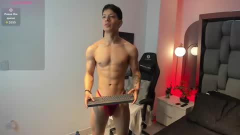 Snapshot of tony_petrov chatting on 8, 11, 2025 tony_petrov online show from 8, 11, 2025