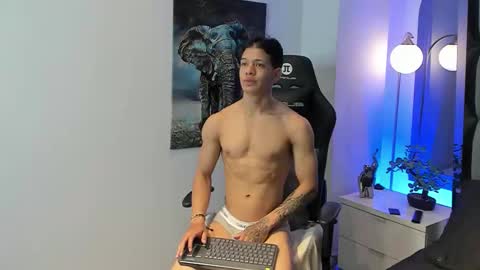 Snapshot of tony_petrov chatting on 10, 11, 2025 tony_petrov online show from 10, 11, 2025