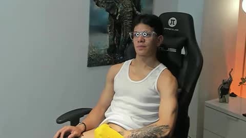 Snapshot of tony_petrov chatting on 16, 11, 2025 tony_petrov online show from 16, 11, 2025