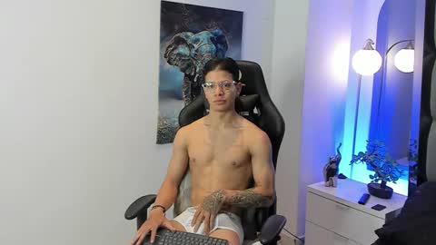 Snapshot of tony_petrov chatting on 16, 11, 2025 tony_petrov online show from 16, 11, 2025