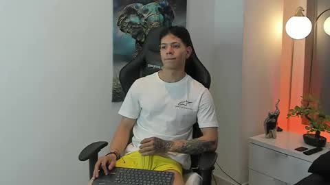 Snapshot of tony_petrov chatting on 26, 11, 2025 tony_petrov online show from 26, 11, 2025