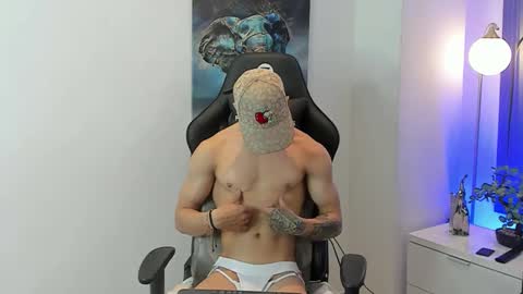 Snapshot of tony_petrov chatting on 28, 11, 2025 tony_petrov online show from 28, 11, 2025