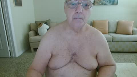 Snapshot of tonysview12000 chatting on 1, 10, 2025 tonysview12000 online show from 1, 10, 2025