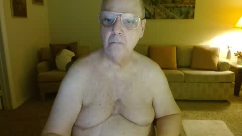 Snapshot of tonysview12000 chatting on 15, 12, 2025 tonysview12000 online show from 15, 12, 2025