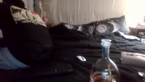 Snapshot of toochillcouple420 chatting on 22, 11, 2025 toochillcouple420 online show from 22, 11, 2025