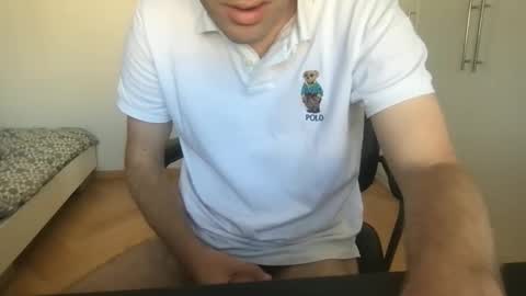 Snapshot of toohottobetrue21 chatting on 19, 9, 2025 Max online show from 19, 9, 2025