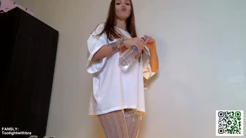 Snapshot of tootightwithbra chatting on 20, 1, 2025 Kira online show from 20, 1, 2025