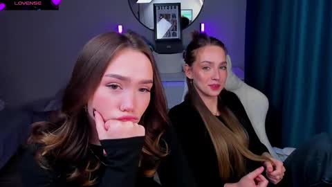 Snapshot of top_twins chatting on 13, 5, 2026 Yara online show from 13, 5, 2026