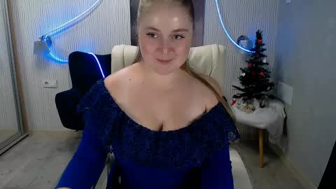 Snapshot of tori_blond chatting on 2, 12, 2024 tori_blond online show from 2, 12, 2024