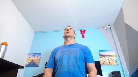 Snapshot of toro_hot chatting on 19, 2, 2025 Toro online show from 19, 2, 2025