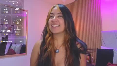 Snapshot of torres_karla chatting on 28, 11, 2025 karla online show from 28, 11, 2025