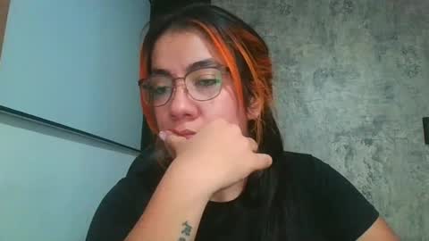 Snapshot of torres_karla chatting on 10, 4, 2026 karla online show from 10, 4, 2026