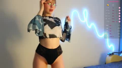 Snapshot of toshimori chatting on 17, 2, 2025 Toshi online show from 17, 2, 2025