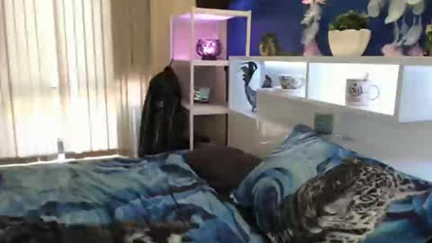 Snapshot of total_aussie_milfs chatting on 28, 1, 2025 Milly online show from 28, 1, 2025