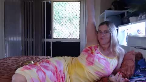 Snapshot of total_aussie_milfs chatting on 8, 10, 2025 Milly online show from 8, 10, 2025