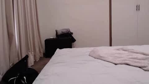 Snapshot of total_aussie_milfs chatting on 20, 10, 2025 Milly online show from 20, 10, 2025