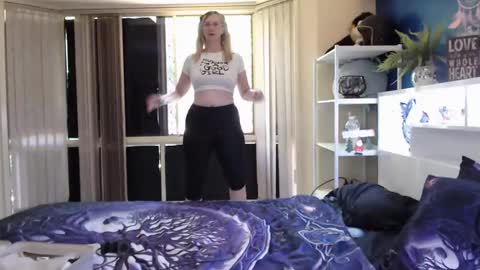 Snapshot of total_aussie_milfs chatting on 16, 11, 2025 Milly online show from 16, 11, 2025