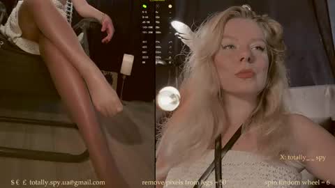 Snapshot of totally_spy chatting on 5, 5, 2026 Madam Viktoria Vacation in Portugal 2811 - 0412 online show from 5, 5, 2026
