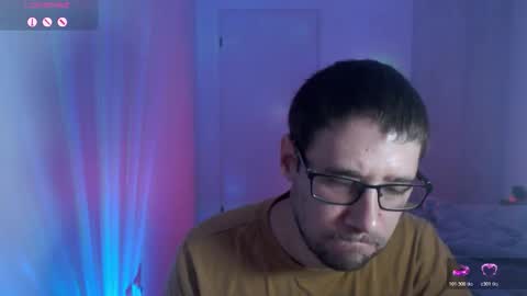 Snapshot of totoclown chatting on 29, 10, 2025 Thomas online show from 29, 10, 2025