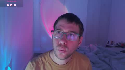 Snapshot of totoclown chatting on 8, 11, 2025 Thomas online show from 8, 11, 2025