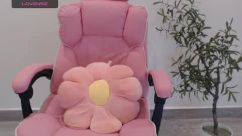 Snapshot of totoro_09 chatting on 16, 9, 2025 Angelina online show from 16, 9, 2025