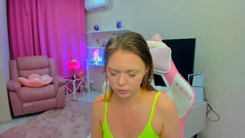 Snapshot of touch_the_heart chatting on 28, 9, 2025 Touch The Heart online show from 28, 9, 2025
