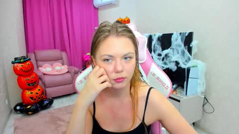 Snapshot of touch_the_heart chatting on 6, 11, 2025 Touch The Heart online show from 6, 11, 2025