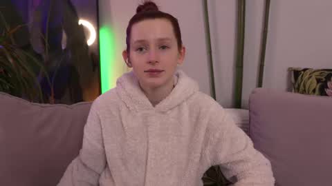 Snapshot of toxl chatting on 21, 2, 2025 Bella online show from 21, 2, 2025