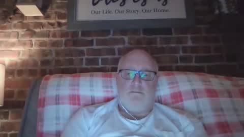 Snapshot of toyota1969 chatting on 16, 12, 2025 toyota1969 online show from 16, 12, 2025