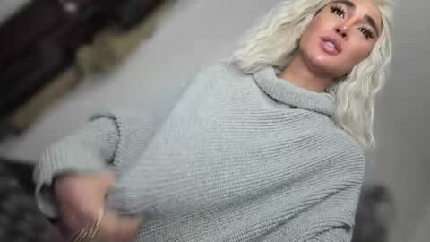 Snapshot of transnextdoor_ chatting on 6, 5, 2026 ALMIGHTY GODDESS VALENTINA online show from 6, 5, 2026