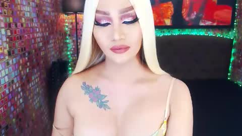 Snapshot of transplayfullolivia chatting on 10, 2, 2025 KYLIE BELLA  TS online show from 10, 2, 2025