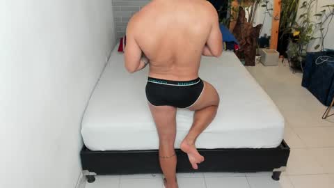 Snapshot of travis_bakerr chatting on 8, 2, 2025 travis bakerr online show from 8, 2, 2025