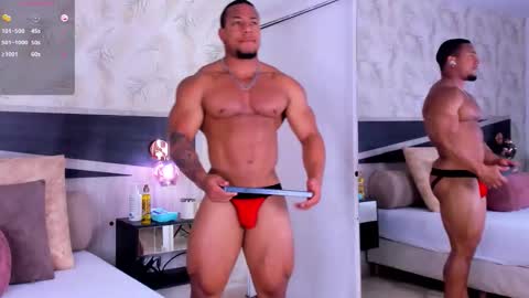 Snapshot of travis_lenox_ chatting on 4, 11, 2025 Travis online show from 4, 11, 2025