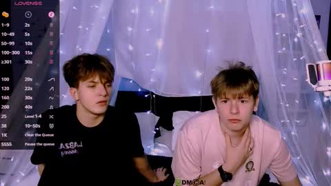 Snapshot of travis_wolf_ chatting on 30, 9, 2025 Travis online show from 30, 9, 2025