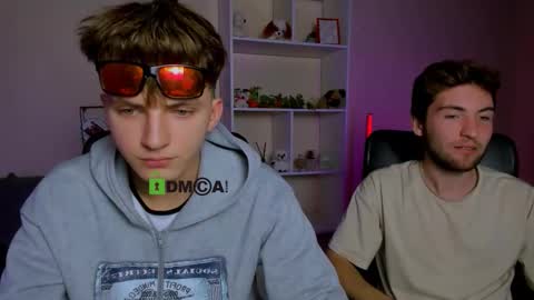 Snapshot of travis_wolf_ chatting on 4, 10, 2025 Travis online show from 4, 10, 2025