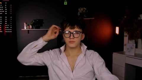 Snapshot of travis_wolf_ chatting on 7, 10, 2025 Travis online show from 7, 10, 2025