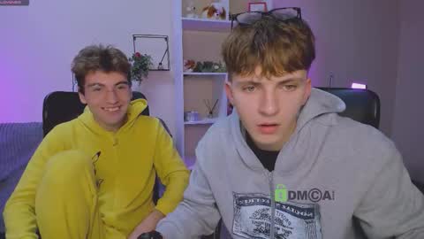 Snapshot of travis_wolf_ chatting on 11, 10, 2025 Travis online show from 11, 10, 2025