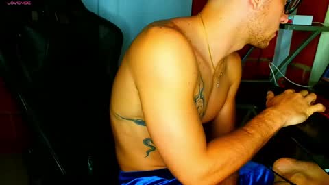 Snapshot of travisdiamonds chatting on 18, 4, 2026 TRAVIS. online show from 18, 4, 2026