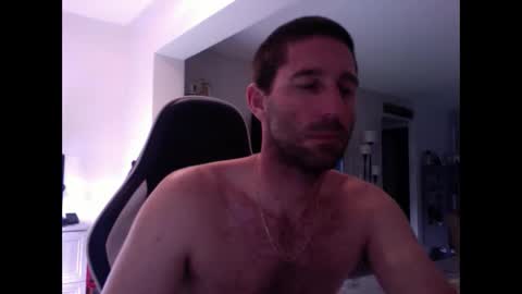 Snapshot of traviskenn chatting on 25, 2, 2025 TravisKenn online show from 25, 2, 2025